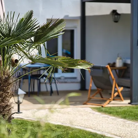 Prestigelodgesfontainebleau, Maison Polynésienne&jacuzzi Privé * Pamfou