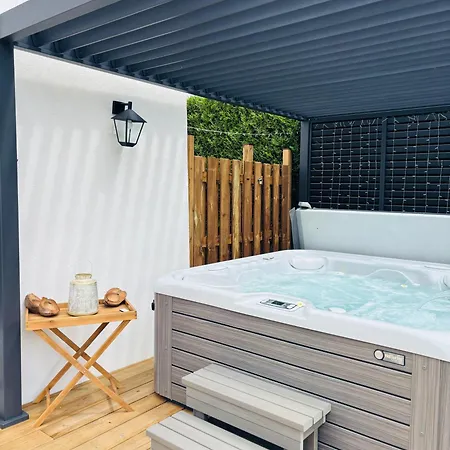 Prestigelodgesfontainebleau, Maison Polynésienne&jacuzzi Privé Pamfou