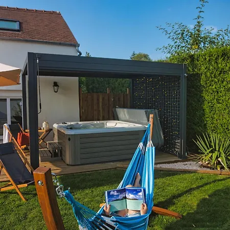 Prestigelodgesfontainebleau, Maison Polynésienne&jacuzzi Privé Pamfou