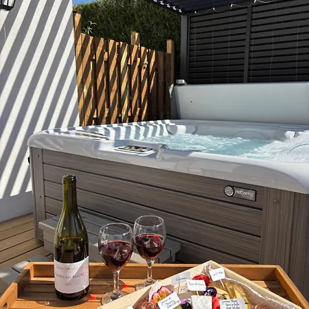 Prestigelodgesfontainebleau, Maison Polynésienne&jacuzzi Privé *