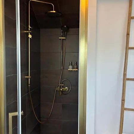 Hébergement de vacances Prestigelodgesfontainebleau, Maison Polynésienne&jacuzzi Privé *