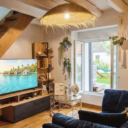 Fare Vahine, Maison Tahitienne Avec Jacuzzi Prive - Prestigelodgesfontainebleau Vakantiehuis Pamfou