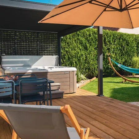 Fare Vahine, Maison Tahitienne Avec Jacuzzi Prive - Prestigelodgesfontainebleau Vakantiehuis