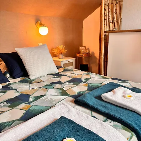Fare Vahine, Maison Tahitienne Avec Jacuzzi Prive - Prestigelodgesfontainebleau *