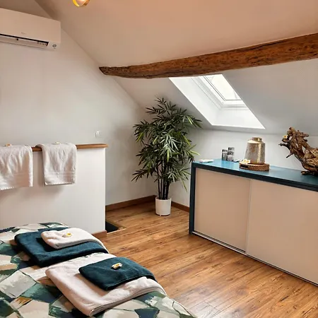 Fare Vahine, Maison Tahitienne Avec Jacuzzi Prive - Prestigelodgesfontainebleau * Pamfou