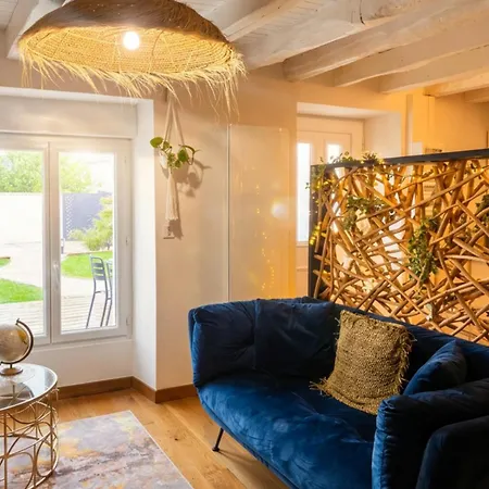 Fare Vahine, Maison Tahitienne Avec Jacuzzi Prive - Prestigelodgesfontainebleau