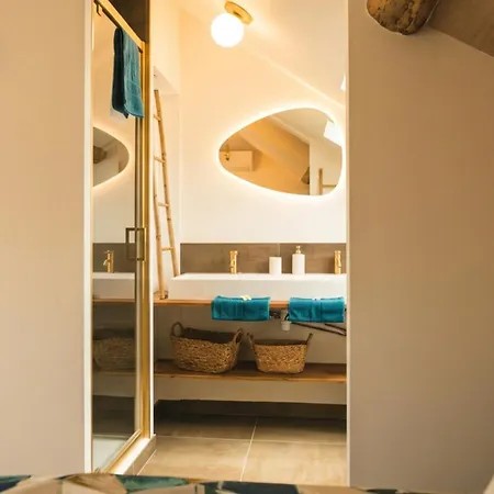Vakantiehuis Fare Vahine, Maison Tahitienne Avec Jacuzzi Prive - Prestigelodgesfontainebleau Pamfou